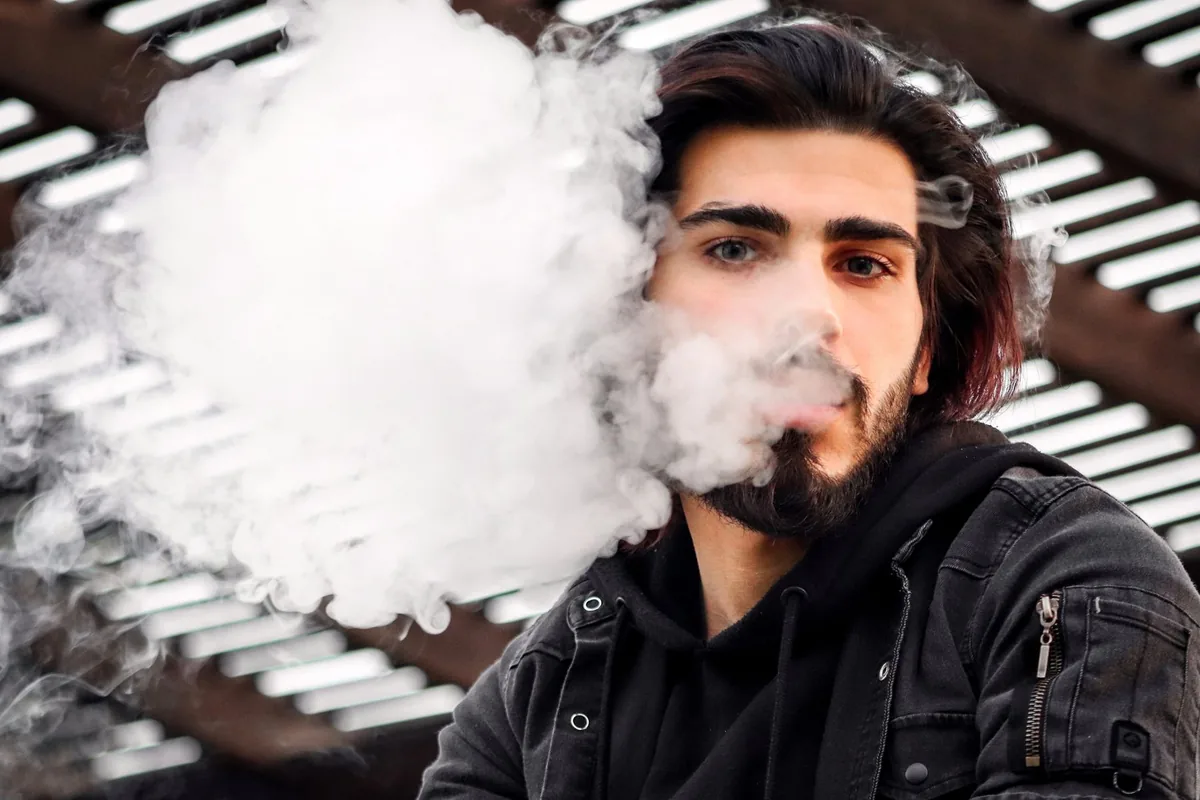 7 Long-Term Effects of Vaping on Your Body and Brain